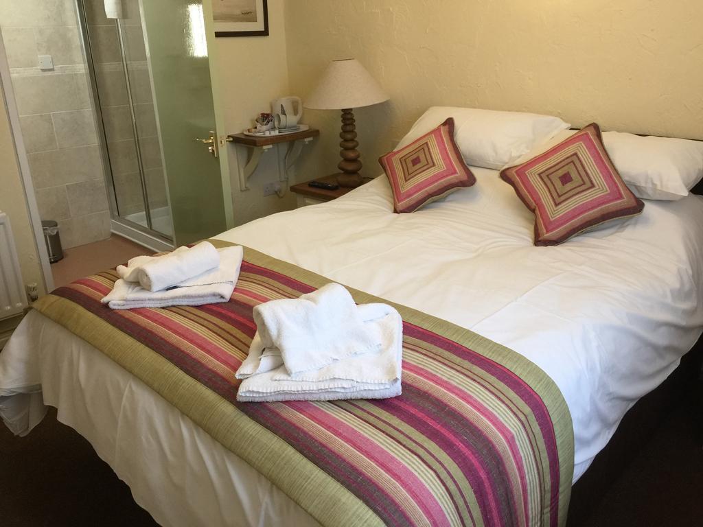 The Talbot Hotel Cleobury Mortimer Extérieur photo