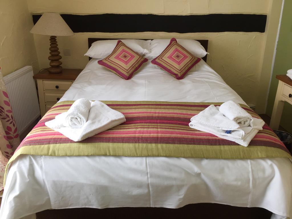 The Talbot Hotel Cleobury Mortimer Extérieur photo