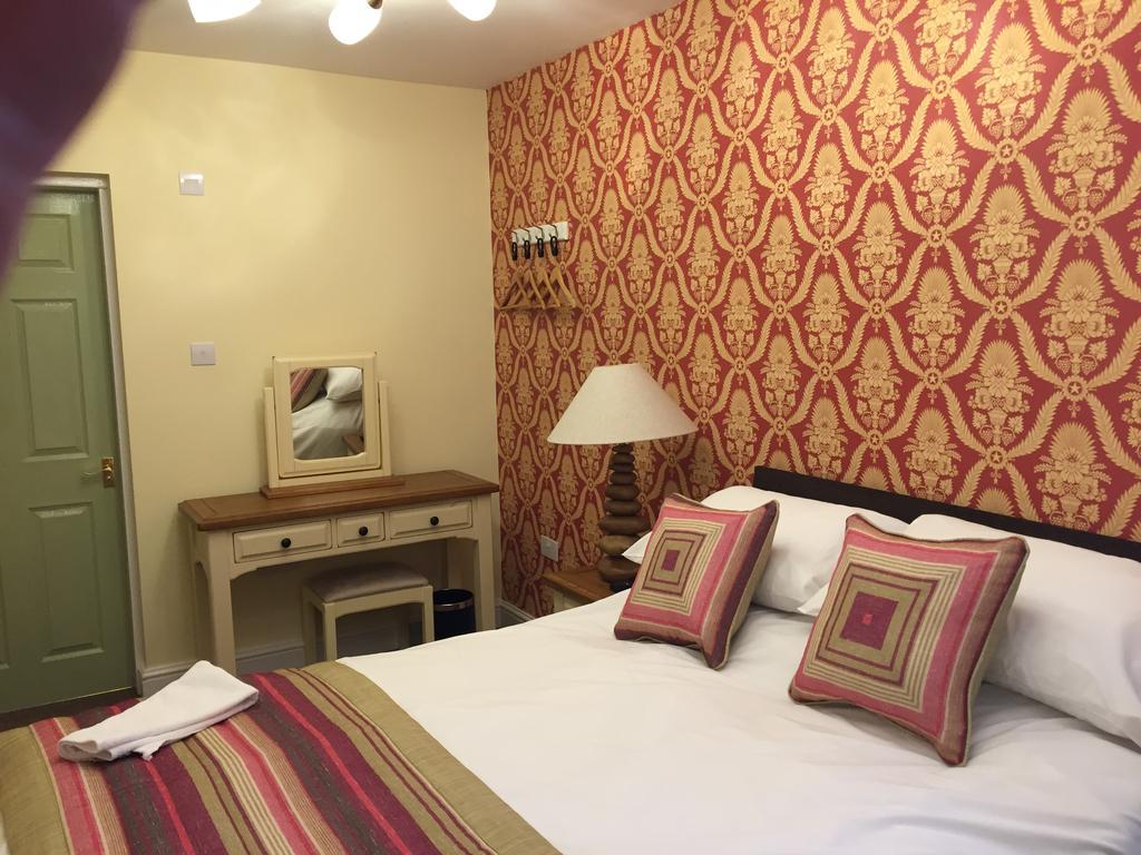 The Talbot Hotel Cleobury Mortimer Extérieur photo