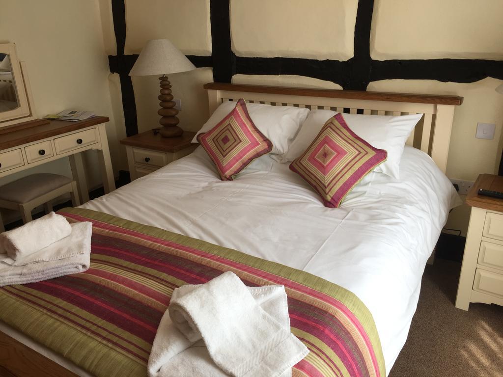 The Talbot Hotel Cleobury Mortimer Extérieur photo