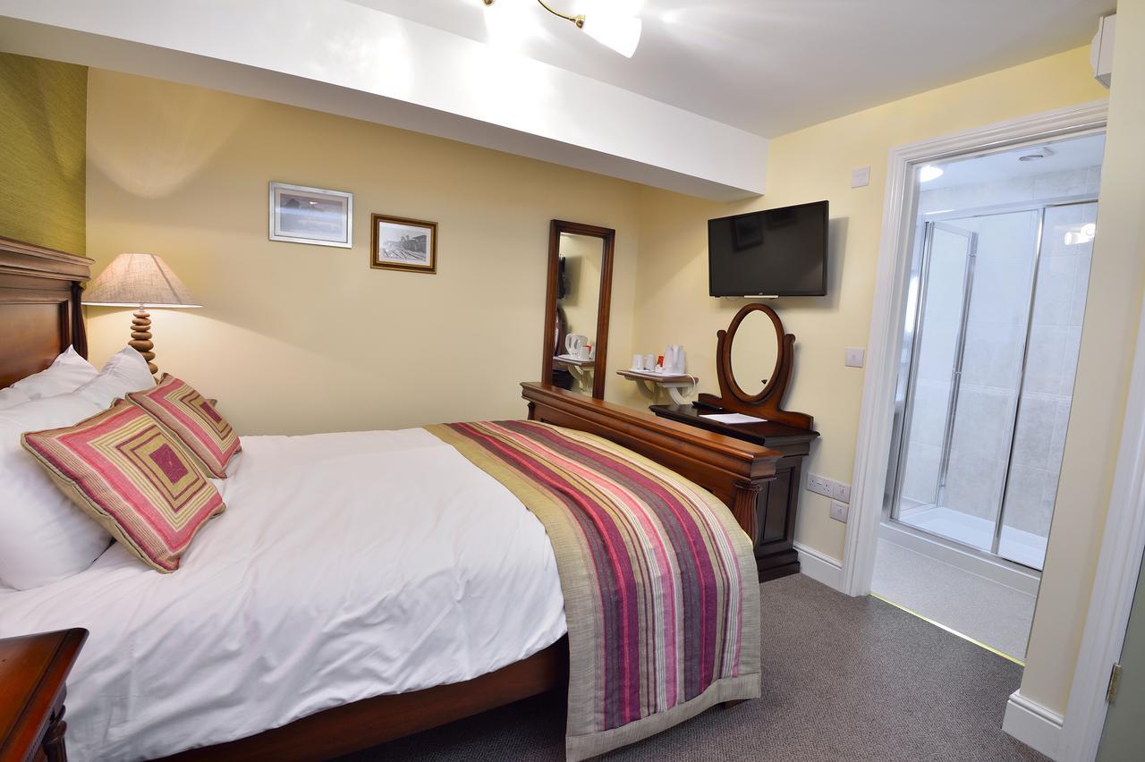 The Talbot Hotel Cleobury Mortimer Extérieur photo