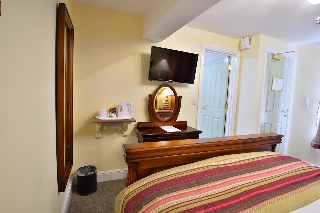 The Talbot Hotel Cleobury Mortimer Extérieur photo