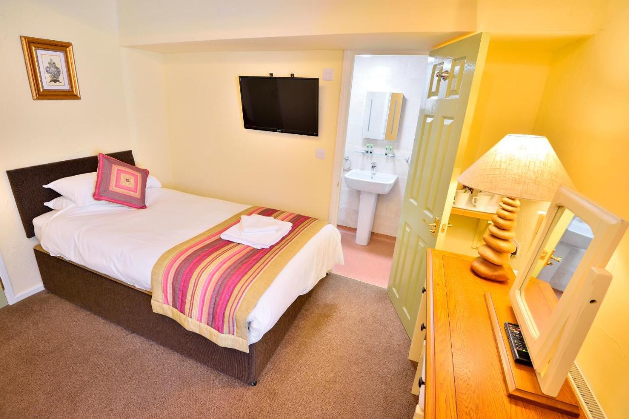 The Talbot Hotel Cleobury Mortimer Extérieur photo