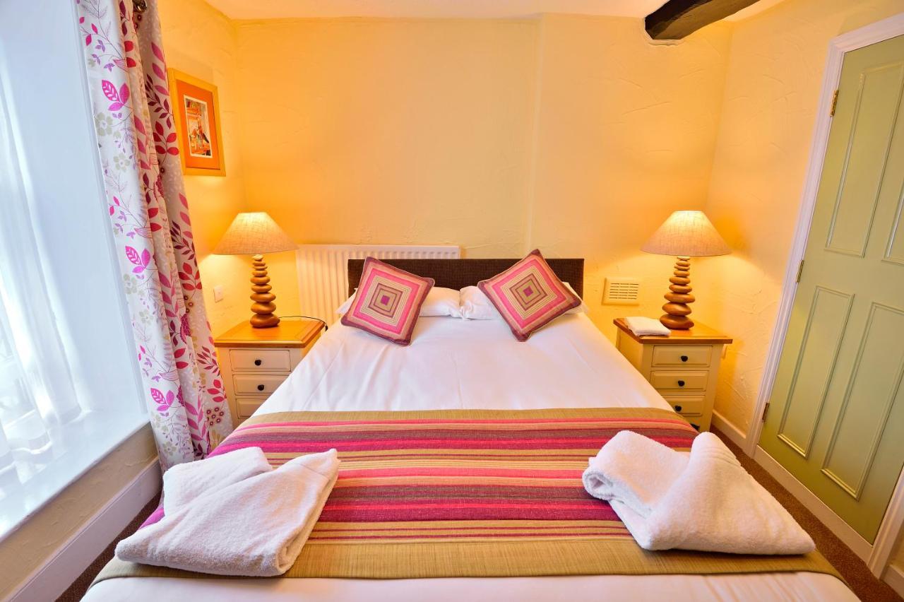 The Talbot Hotel Cleobury Mortimer Extérieur photo